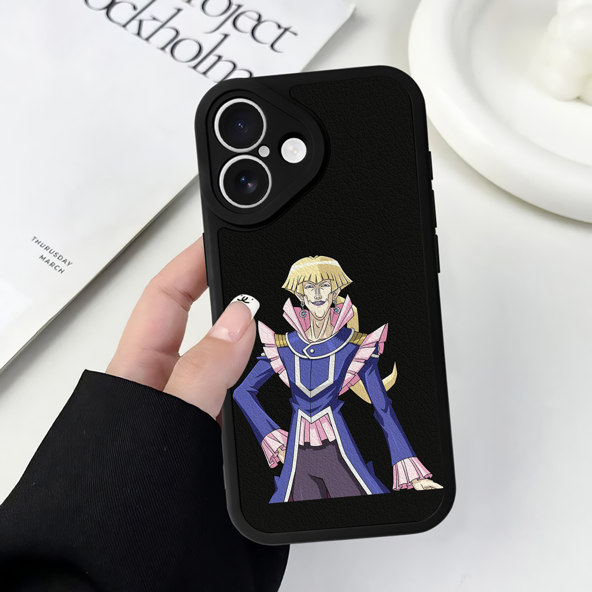 （画像用） 遊☆戯☆王 Yu-Gi-Oh! 【iPhone 16シリーズ対応】シリコンスマホケース（レザー調） 材質：シリコン